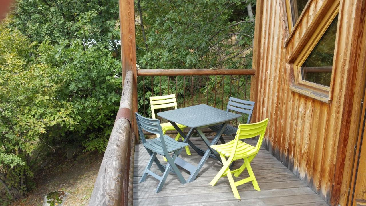 La Cabane Du Pommier Orelle Exterior photo